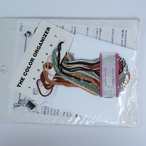 Beatrix Potter Needle Treasures Letter 'U' Counted Cross Stitch Kit 1993 NEW - Picture 10 of 12